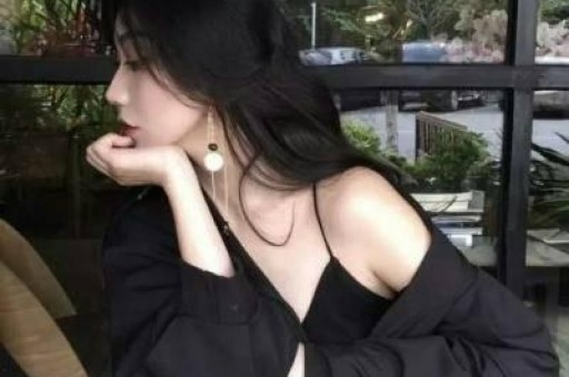 3500家连锁店女网红艾琳演豪门戏翻车涉嫌欺诈中老年人