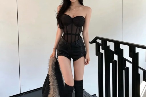 央视表态后给冯小刚走面的韩红底裤都被扒没了