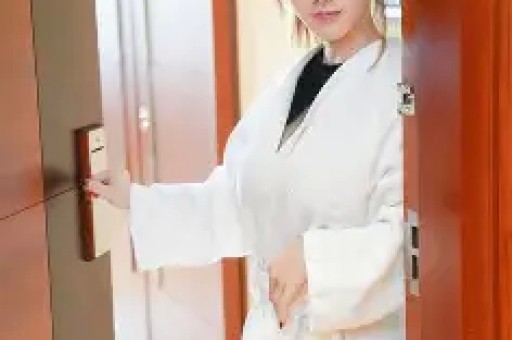 吃瓜看透本质：霍家不辟谣并非默认婚讯霍震霆表态暗藏两层深意